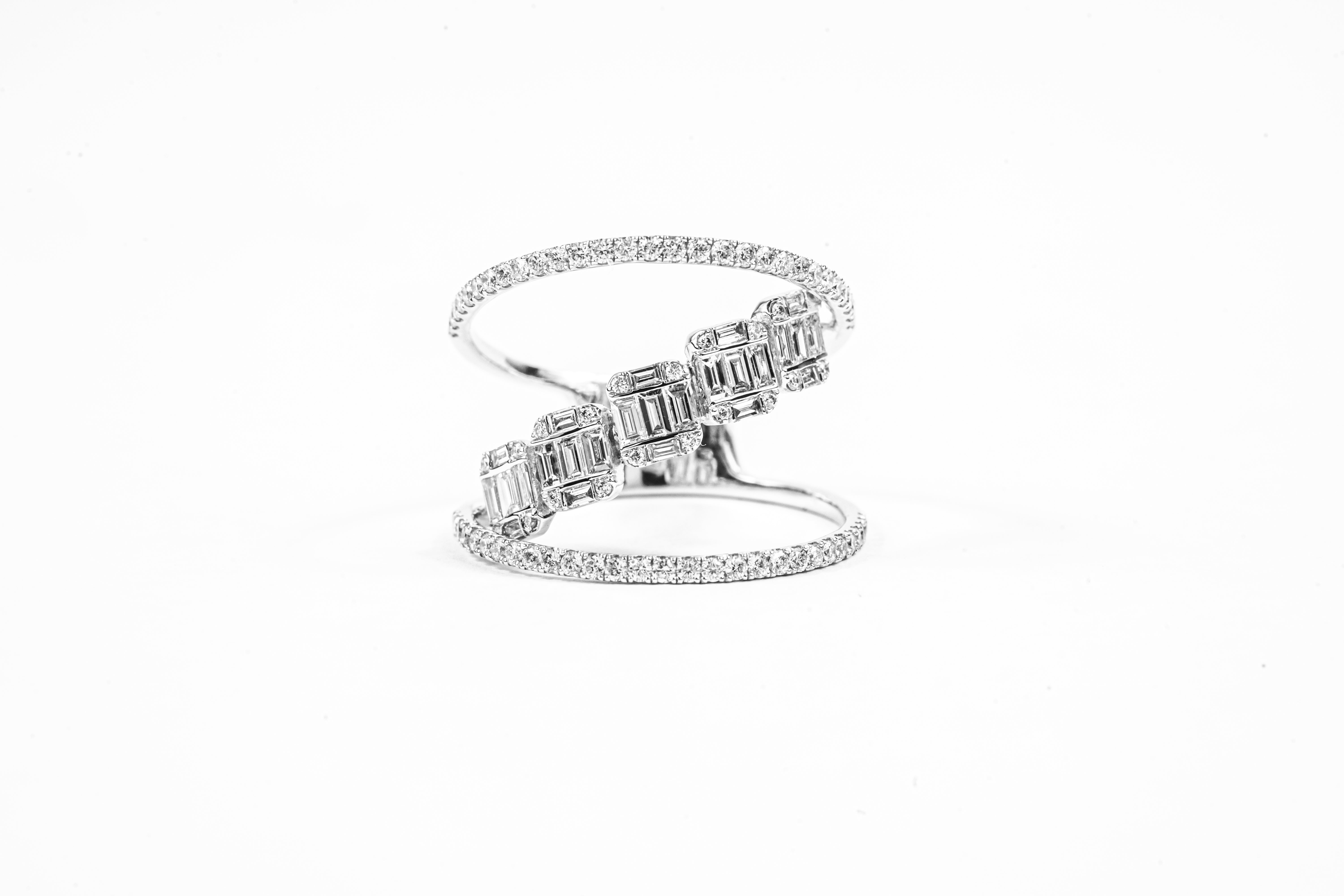 Lago Staircase Ring